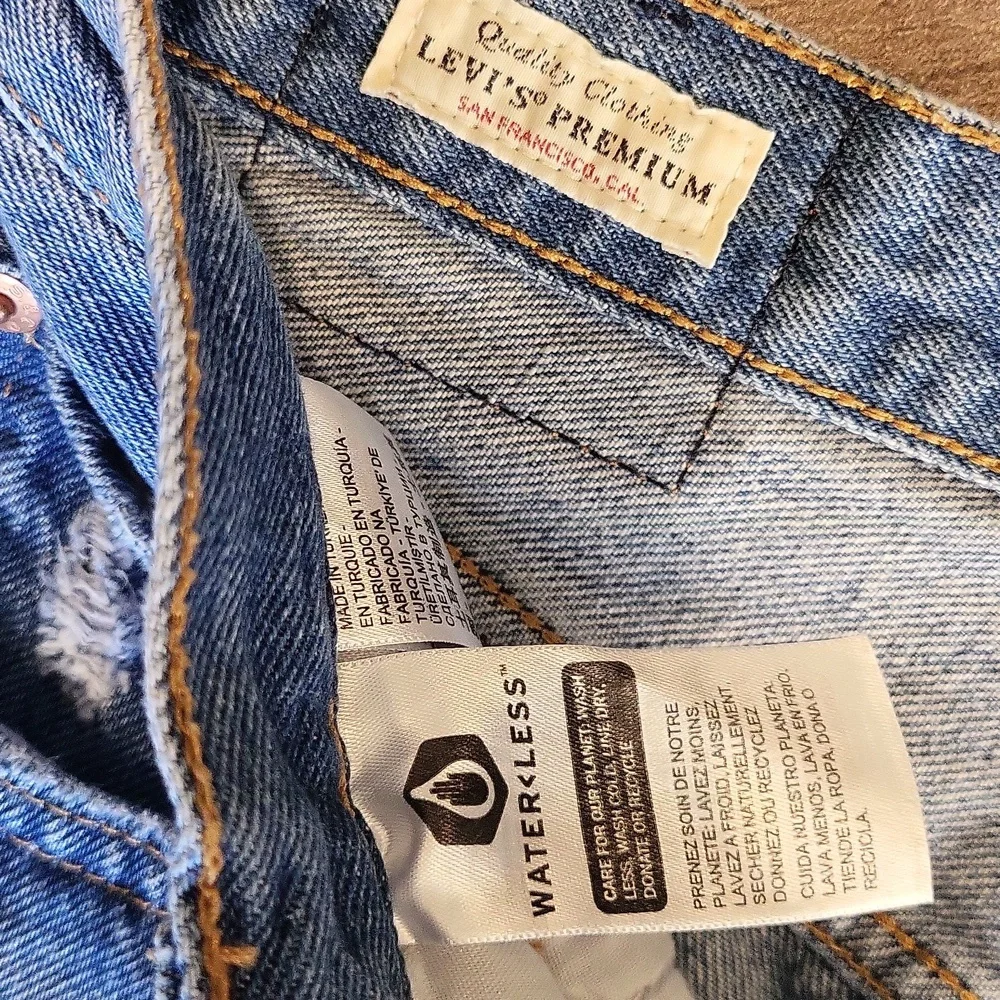 Levi's 501 Distressed Med Blue Wash Button Fly Distressed Straight Leg Jeans, 26 - Picture 6 of 12